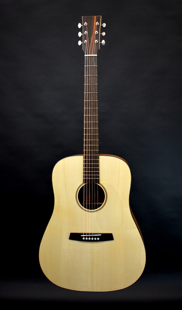 Tyrone BRONZE D, Mahagoni, (demo gitaar/b-keuze)